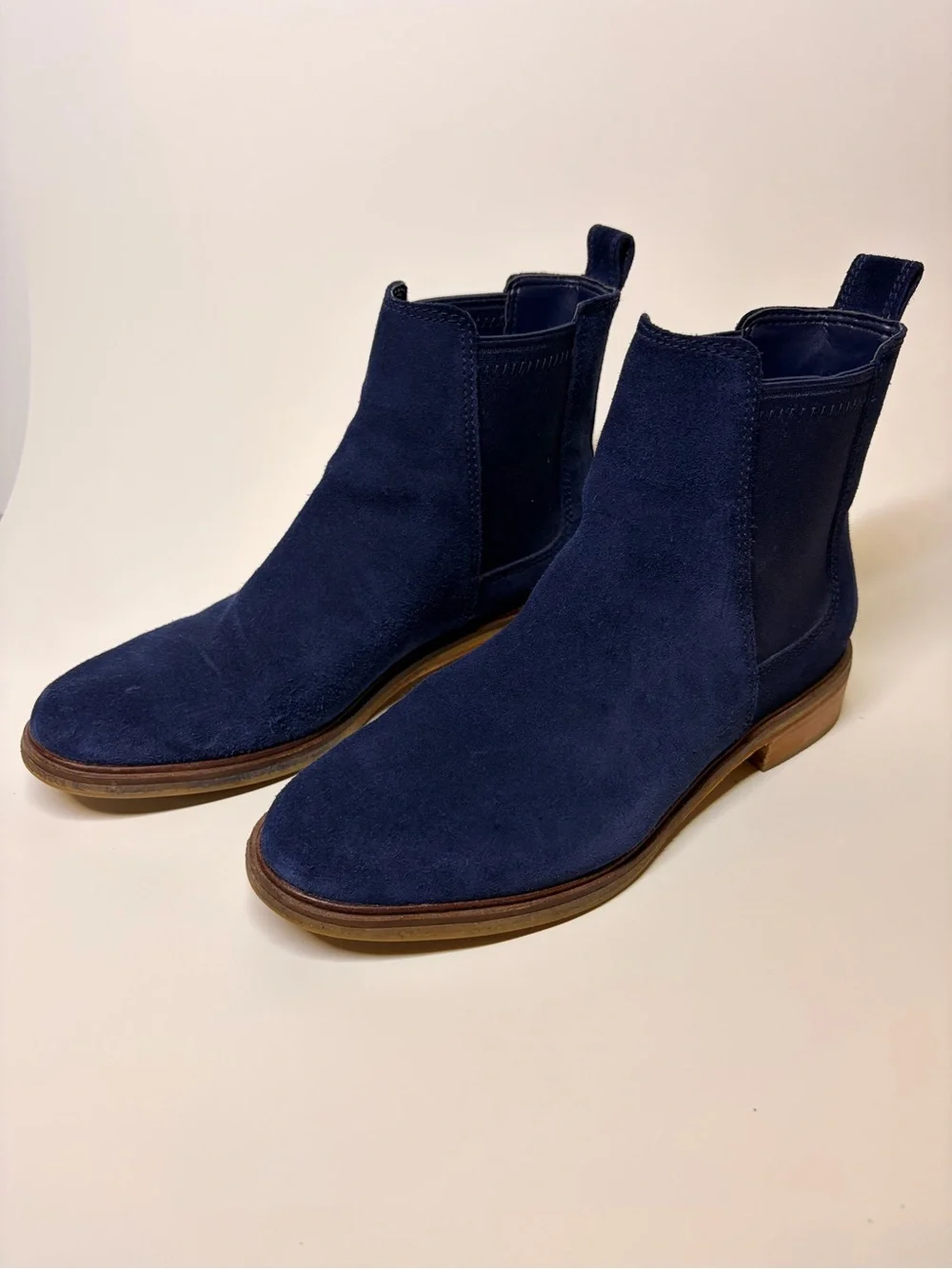 Clarks Clarkdale Arlo Chelsea Boots Women 8.5 M Navy Suede Leather 26145115